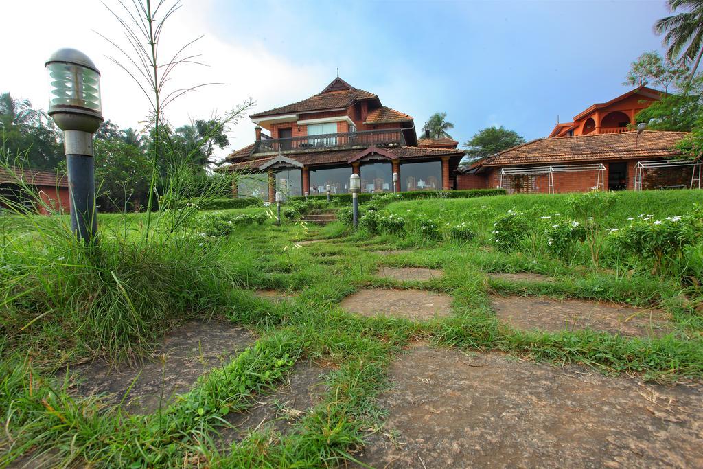 The River Retreat Heritage Ayurvedic Resort Shoranur Экстерьер фото